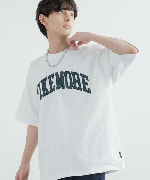 KRIFF MAYER(クリフメイヤー)の「KRIFF MAYER クリフメイヤー オーバーサイズ ヘビーオンスアップリケTシャツ(Tシャツ/カットソー・メンズ・ベージュ/ネイビー/レッド/オフホワイト/チャコール/グリーン/ホワイト系/ベージュ系・L/XL/M)」の2枚目の写真