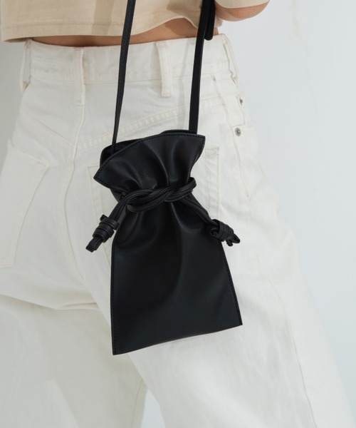 HANNE（アン）の「ミニ巾着フェイクレザーショルダーバッグ（ショルダーバッグ・レディース・ホワイト/ブラック/オレンジ・フリー）」の8枚目の写真