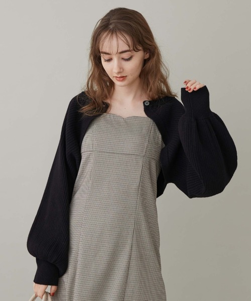 archives(アルシーヴ)の「マルチwayニットボレロカーディガン(カーディガン/ボレロ・レディース・ブラック/ブルー/アイボリー/グレイッシュベージュ・MEDIUM)」の2枚目の写真