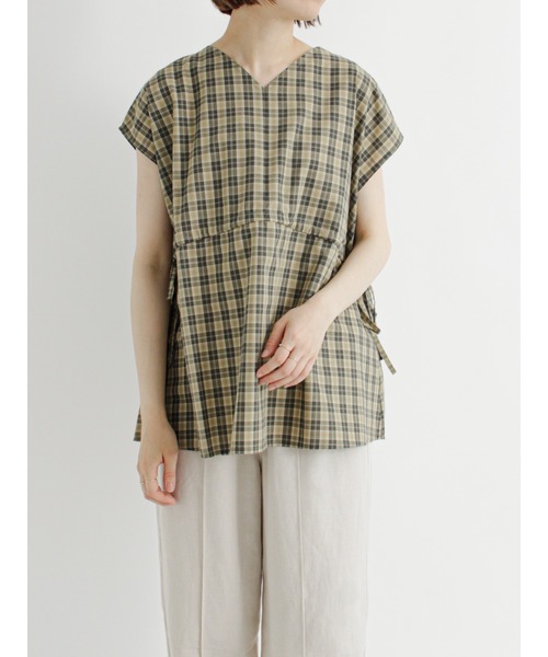 Samansa Mos2 blue（サマンサモスモスブルー）の「ウエストドロストチェックブラウス（シャツ/ブラウス・レディース・ベージュ/カーキ/サックスブルー・ﾌﾘ-）」の3枚目の写真