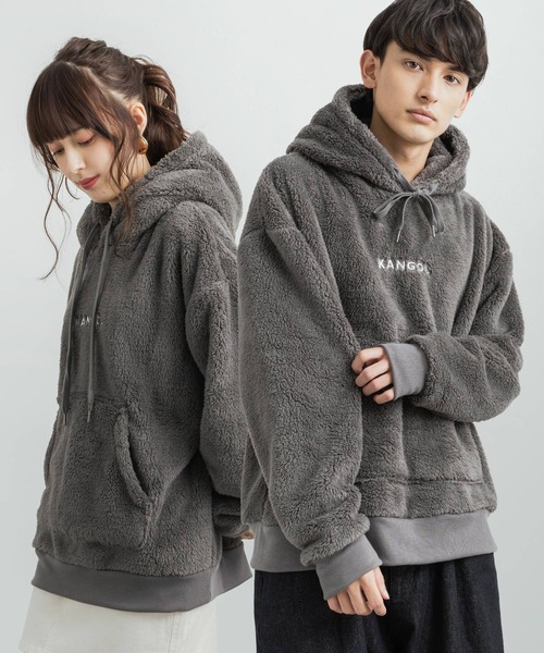 KANGOL(カンゴール)の「KANGOL 別注コラボ オーバーサイズ ボアフリースロゴ刺繍プルオーバーパーカー(パーカー・レディース・ブラック/ベージュ/ネイビー/グレー/オフホワイト/ホワイト系/ブラック系/ベージュ系/ネイビー系/グレー系・M/L/XL)」の5枚目の写真