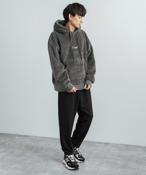 KANGOL(カンゴール)の「KANGOL 別注コラボ オーバーサイズ ボアフリースロゴ刺繍プルオーバーパーカー(パーカー・レディース・ブラック/ベージュ/ネイビー/グレー/オフホワイト/ホワイト系/ブラック系/ベージュ系/ネイビー系/グレー系・M/L/XL)」の13枚目の写真