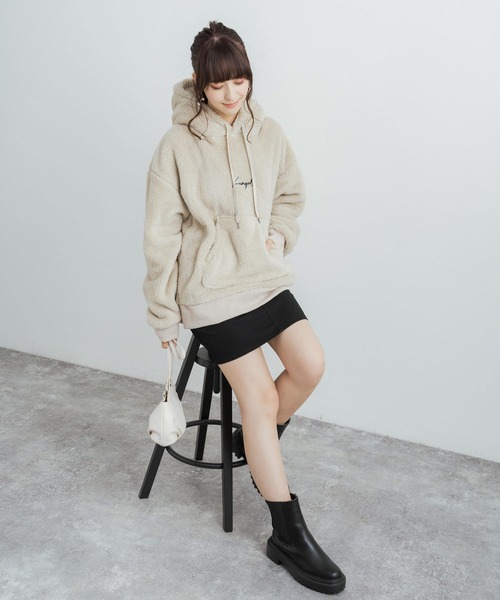KANGOL(カンゴール)の「KANGOL 別注コラボ オーバーサイズ ボアフリースロゴ刺繍プルオーバーパーカー(パーカー・レディース・ブラック/ベージュ/ネイビー/グレー/オフホワイト/ホワイト系/ブラック系/ベージュ系/ネイビー系/グレー系・M/L/XL)」の19枚目の写真