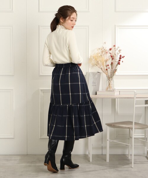 couture brooch（クチュールブローチ）の「◆【吸湿発熱・頼れるニット】パール調ハイネックリブニット（ニット/セーター・レディース・ブラック/サックスブルー/オフホワイト/ライトグレー/オレンジ・36/38/42）」の7枚目の写真