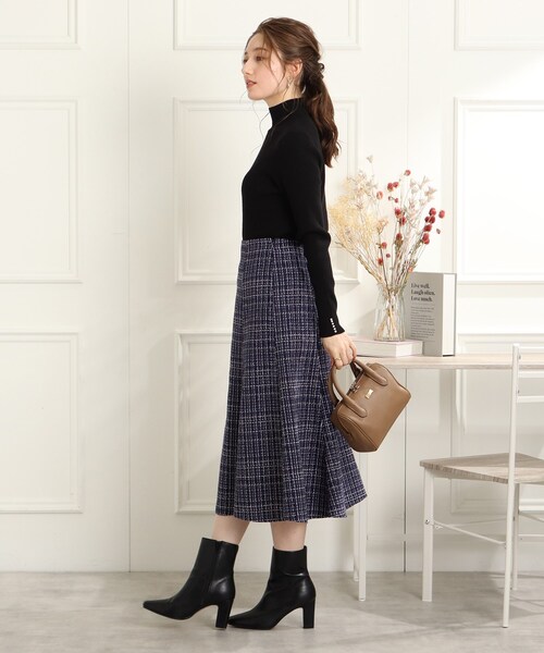 couture brooch（クチュールブローチ）の「◆【吸湿発熱・頼れるニット】パール調ハイネックリブニット（ニット/セーター・レディース・ブラック/サックスブルー/オフホワイト/ライトグレー/オレンジ・36/38/42）」の17枚目の写真