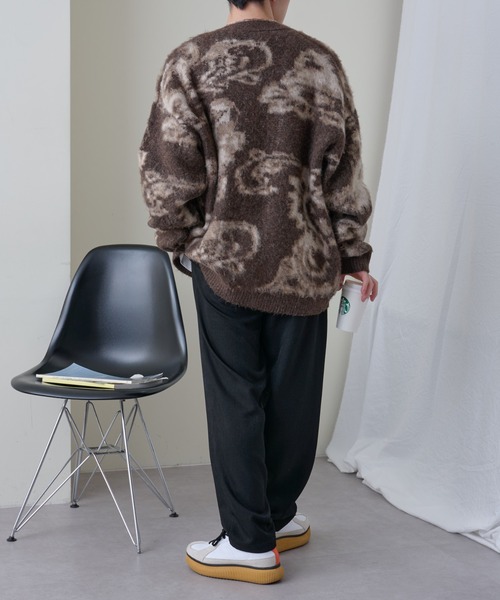 COLONY 2139（コロニートゥーワンスリーナイン）の「ペイズリーパターンニットカーディガン（カーディガン/ボレロ・メンズ・ブラウン/ブラック・MEDIUM/LARGE）」の4枚目の写真