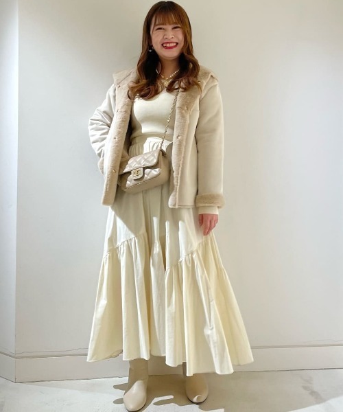 allureville（アルアバイル）の「フェイクムートンショートフーディ