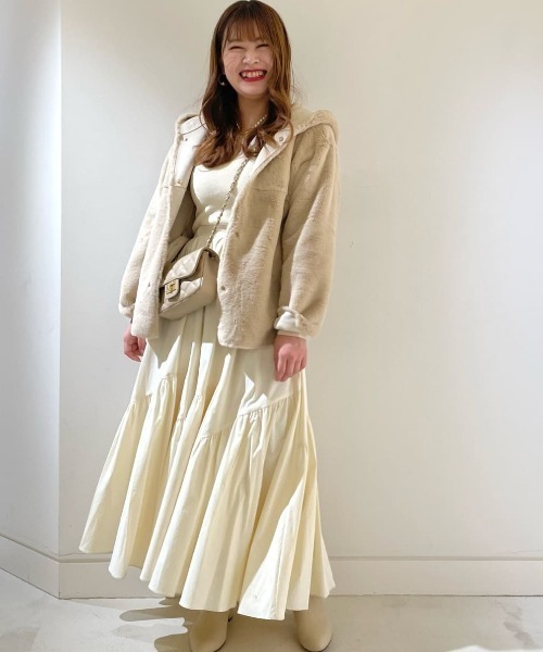 allureville フード付きムートンベストコート ベージュ allureville フード付きムートンベストコート ベージュ