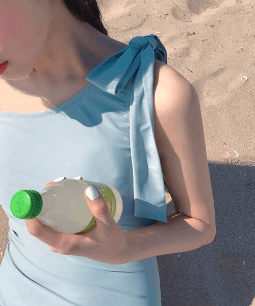 Dalfwin（ダールフィン）の「ワンショルダーリボンモノキニ水着（水着・レディース・アイボリー/ブルー・MEDIUM/LARGE）」の9枚目の写真