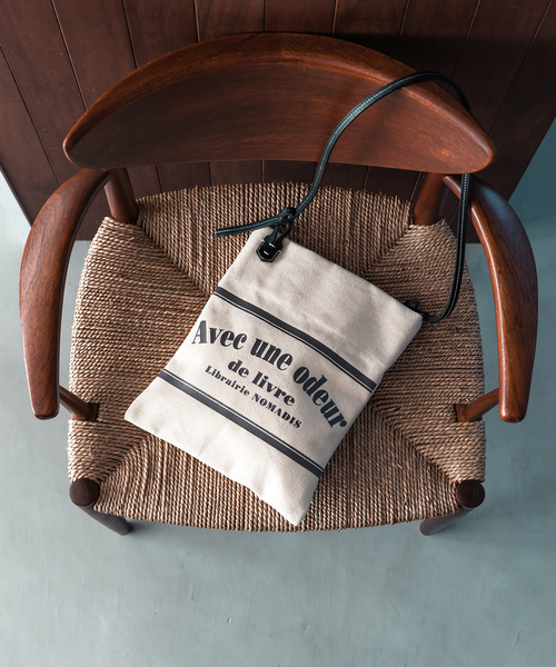 NOMADIS（ノマディス）の「【NOMADIS / ノマディス】BOOK ショルダーバッグ（ショルダーバッグ・メンズ・ブルー/ライトグレー/カーキ/ブラック/グリーン・FREE）」の3枚目の写真