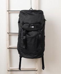 NEW ERA（ニューエラ）の「【NEW ERA/ニューエラ】シンプル ワンポイントブランドロゴ ラックサック/バックパック/ Rucksack 35L/ブラック（バックパック/リュック・メンズ）」