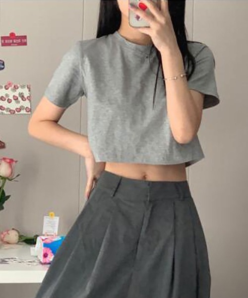 NinaetLina(ニナエリナ)の「選べる2パターンシルエット無地Tシャツ(Tシャツ/カットソー・レディース・グレー系その他/グレー/ブラック系その他/ホワイト/ブラック/ホワイト系その他・XL/M/S/L)」の6枚目の写真