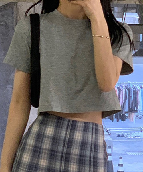 NinaetLina(ニナエリナ)の「選べる2パターンシルエット無地Tシャツ(Tシャツ/カットソー・レディース・グレー系その他/グレー/ブラック系その他/ホワイト/ブラック/ホワイト系その他・XL/M/S/L)」の15枚目の写真