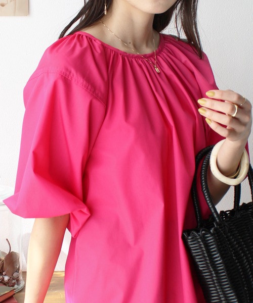 GeeRA(ジーラ)の「パフスリーブギャザーブラウス(シャツ/ブラウス・レディース・オフホワイト/ピンク/オレンジ/グリーン・MEDIUM/LARGE)」の3枚目の写真