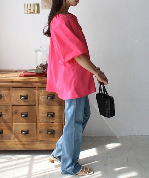 GeeRA(ジーラ)の「パフスリーブギャザーブラウス(シャツ/ブラウス・レディース・オフホワイト/ピンク/オレンジ/グリーン・MEDIUM/LARGE)」の6枚目の写真