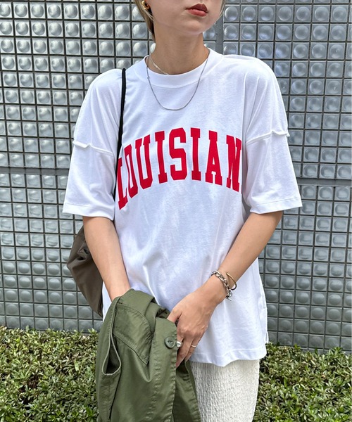 feepur(フェピュール)の「カレッジロゴルーズTee(Tシャツ/カットソー・レディース・オフホワイト/ホワイト/オートミール/グレー・MEDIUM)」の1枚目の写真