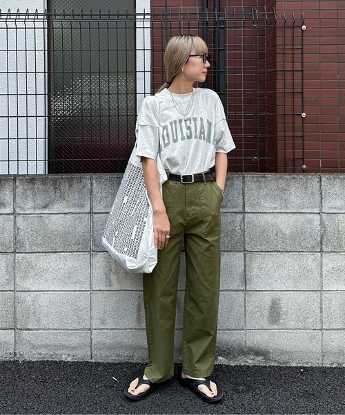 feepur(フェピュール)の「カレッジロゴルーズTee(Tシャツ/カットソー・レディース・オフホワイト/ホワイト/オートミール/グレー・MEDIUM)」の5枚目の写真