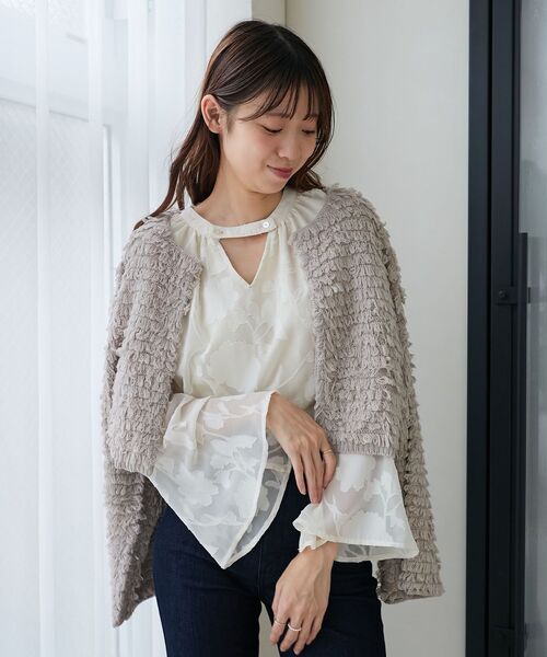 MAJESTIC LEGON(マジェスティックレゴン)の「【WEB限定/REVIVAL】classicフレアブラウス(シャツ/ブラウス・レディース・ホワイト系その他2/ブラック/アイボリー/ブラック系その他・MEDIUM)」の8枚目の写真