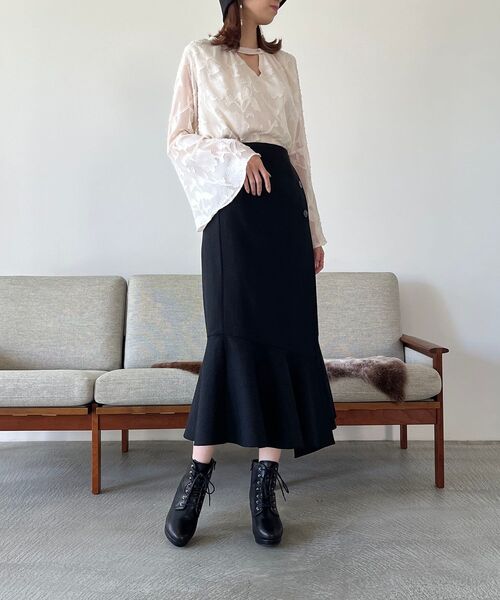 MAJESTIC LEGON(マジェスティックレゴン)の「【WEB限定/REVIVAL】classicフレアブラウス(シャツ/ブラウス・レディース・ホワイト系その他2/ブラック/アイボリー/ブラック系その他・MEDIUM)」の12枚目の写真