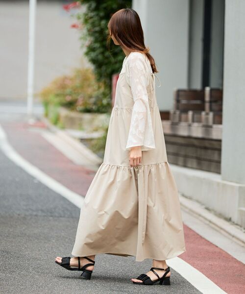 MAJESTIC LEGON(マジェスティックレゴン)の「【WEB限定/REVIVAL】classicフレアブラウス(シャツ/ブラウス・レディース・ホワイト系その他2/ブラック/アイボリー/ブラック系その他・MEDIUM)」の15枚目の写真