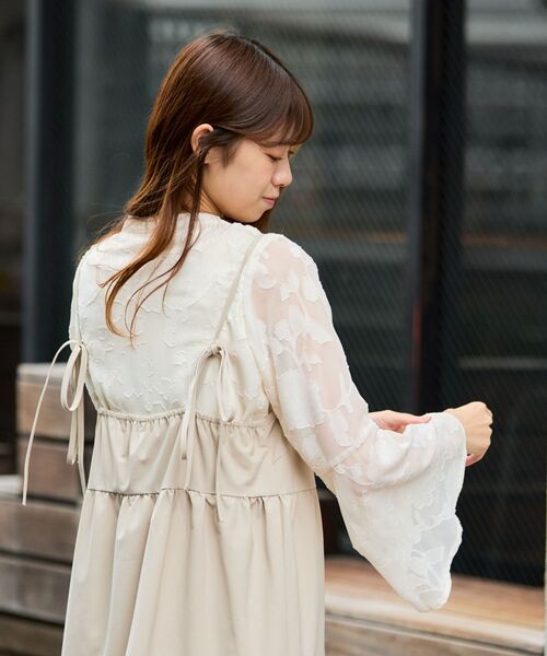 MAJESTIC LEGON(マジェスティックレゴン)の「【WEB限定/REVIVAL】classicフレアブラウス(シャツ/ブラウス・レディース・ホワイト系その他2/ブラック/アイボリー/ブラック系その他・MEDIUM)」の20枚目の写真