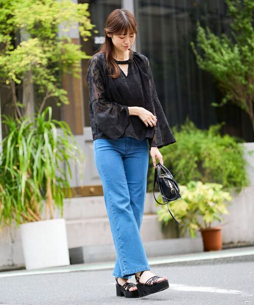 MAJESTIC LEGON(マジェスティックレゴン)の「【WEB限定/REVIVAL】classicフレアブラウス(シャツ/ブラウス・レディース・ホワイト系その他2/ブラック/アイボリー/ブラック系その他・MEDIUM)」の22枚目の写真