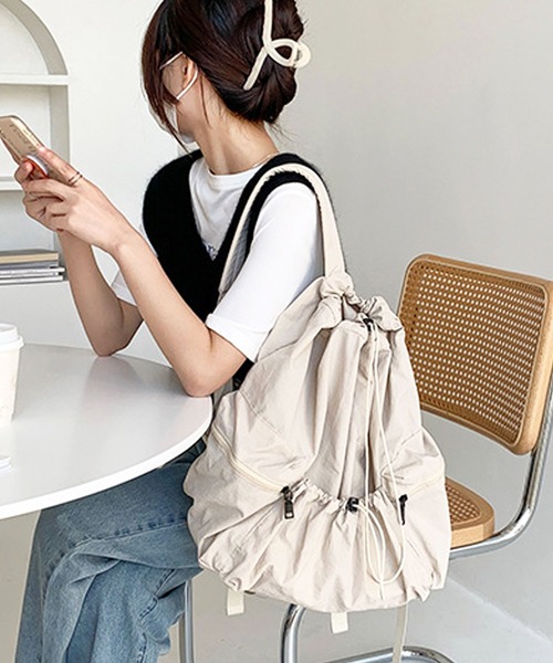 florist（フローリスト）の「【A4対応】【超軽量】ユニセックス ドローストリングカジュアルリュックサック/バックパック/ナップザック（バックパック/リュック・レディース・ブルー/ブラック/オフホワイト・FREE）」の8枚目の写真