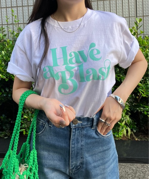 sakishimatokyo(サキシマトーキョー)の「アソートロゴ/箔/フロッキープリントTシャツ/カットソー(Tシャツ/カットソー・レディース・ホワイト系その他3/ホワイト/アイボリー/ブラック/ホワイト系その他2/ホワイト系その他4/オフホワイト/ブラック系その他/ホワイト系その他/チャコール/イエロー/シルバー/ゴールド/ホワイト系その他5/ブラック系その他2/ブルー/ベージュ/ベージュ系その他/ホワイト系その他6/ブラック系その他3・FREE)」の18枚目の写真