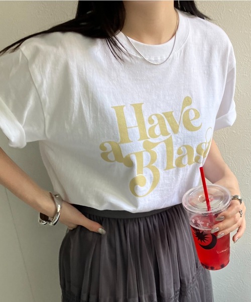 sakishimatokyo(サキシマトーキョー)の「アソートロゴ/箔/フロッキープリントTシャツ/カットソー(Tシャツ/カットソー・レディース・ホワイト系その他3/ホワイト/アイボリー/ブラック/ホワイト系その他2/ホワイト系その他4/オフホワイト/ブラック系その他/ホワイト系その他/チャコール/イエロー/シルバー/ゴールド/ホワイト系その他5/ブラック系その他2/ブルー/ベージュ/ベージュ系その他/ホワイト系その他6/ブラック系その他3・FREE)」の9枚目の写真