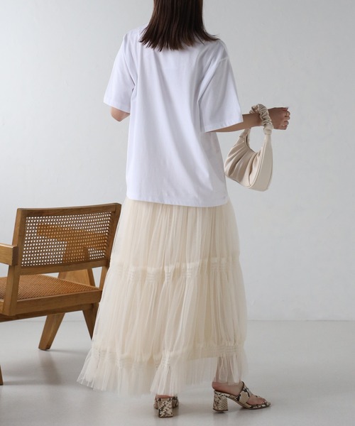 sakishimatokyo(サキシマトーキョー)の「アソートロゴ/箔/フロッキープリントTシャツ/カットソー(Tシャツ/カットソー・レディース・ホワイト系その他3/ホワイト/アイボリー/ブラック/ホワイト系その他2/ホワイト系その他4/オフホワイト/ブラック系その他/ホワイト系その他/チャコール/イエロー/シルバー/ゴールド/ホワイト系その他5/ブラック系その他2/ブルー/ベージュ/ベージュ系その他/ホワイト系その他6/ブラック系その他3・FREE)」の21枚目の写真