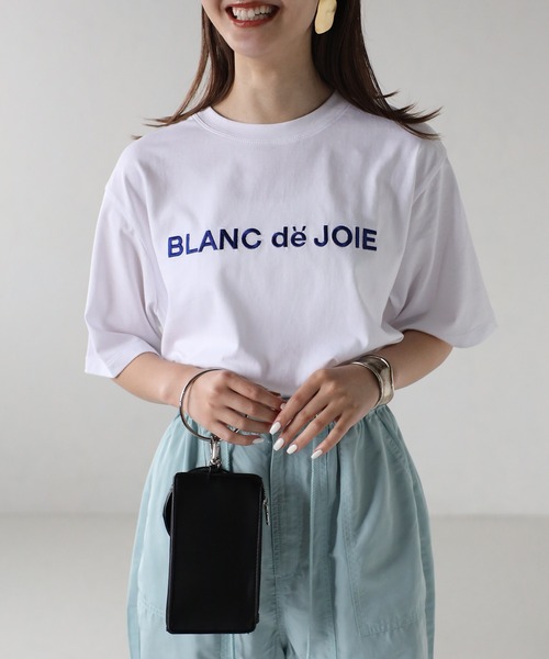 sakishimatokyo(サキシマトーキョー)の「アソートロゴ/箔/フロッキープリントTシャツ/カットソー(Tシャツ/カットソー・レディース・ホワイト系その他3/ホワイト/アイボリー/ブラック/ホワイト系その他2/ホワイト系その他4/オフホワイト/ブラック系その他/ホワイト系その他/チャコール/イエロー/シルバー/ゴールド/ホワイト系その他5/ブラック系その他2/ブルー/ベージュ/ベージュ系その他/ホワイト系その他6/ブラック系その他3・FREE)」の22枚目の写真