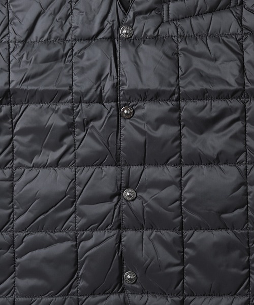 TAION(タイオン)の「【TAION/タイオン】V NECK BUTTON INNER DOWN GILET/インナーダウンジレ(ベスト・メンズ・ブラック/ネイビー/チャコールグレー・L/M/LL)」の5枚目の写真