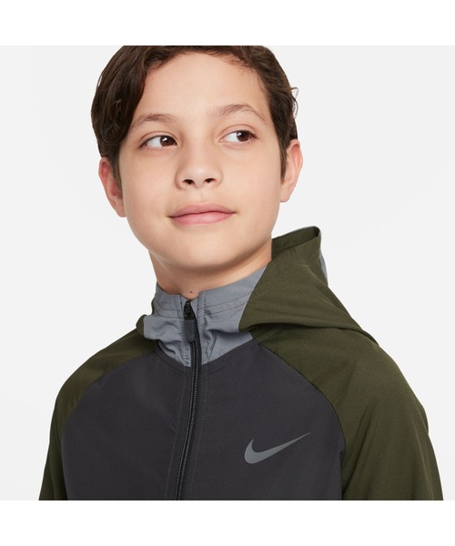 NIKE(ナイキ)の「ナイキ NIKE ナイキ YTH DF ウーブン ジャケット(ナイロンジャケット・キッズ・ブラック/グレー・130cm/160cm/140cm/150cm)」の9枚目の写真