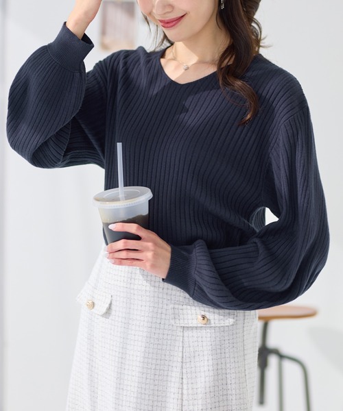 alotta（アロッタ）の「カシミヤタッチボリューム袖ニット（ニット/セーター・レディース・アイボリー/ベビーピンク/ブラック/モカ/ネイビー/杢グレー/ライトブルー・L/M/LL/5L/4L/3L）」の6枚目の写真