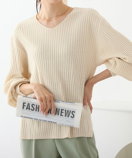 alotta（アロッタ）の「カシミヤタッチボリューム袖ニット（ニット/セーター・レディース・アイボリー/ベビーピンク/ブラック/モカ/ネイビー/杢グレー/ライトブルー・L/M/LL/5L/4L/3L）」の2枚目の写真