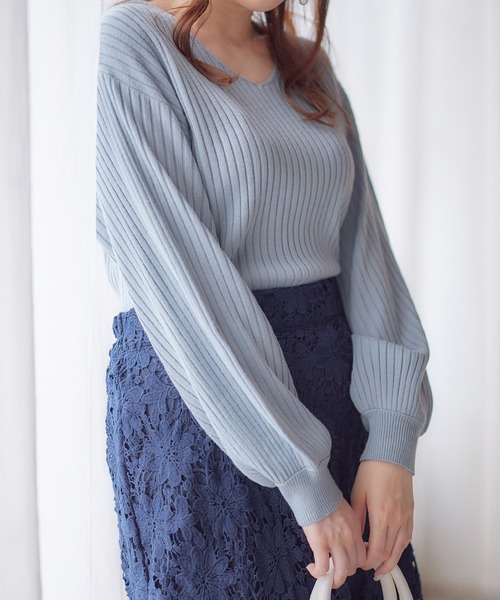 alotta（アロッタ）の「カシミヤタッチボリューム袖ニット（ニット/セーター・レディース・アイボリー/ベビーピンク/ブラック/モカ/ネイビー/杢グレー/ライトブルー・L/M/LL/5L/4L/3L）」の5枚目の写真