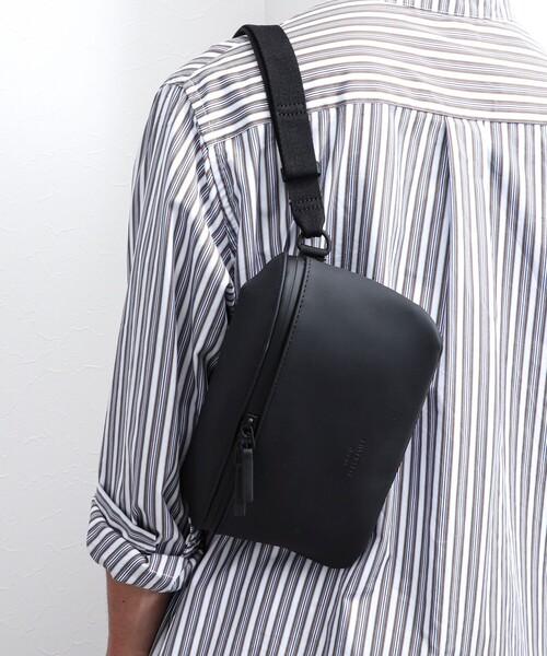 UCON ACROBATICS(ユーコンアクロバティックス)の「【UCON ACROBATICS/ユーコン・アクロバティックス】Jona Large Bag(ショルダーバッグ・メンズ・ミント/ブラック・FREE)」の2枚目の写真
