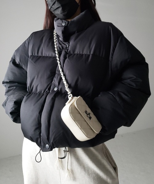 me+em select（ミームセレクト）の「【 裾絞り可能２WAY 】ニュアンスカラーショートパフダウンジャケット（ダウンジャケット/コート・レディース・ブルー/パープル/アイボリー/ブラック/ホワイト/ピンク・FREE）」の12枚目の写真