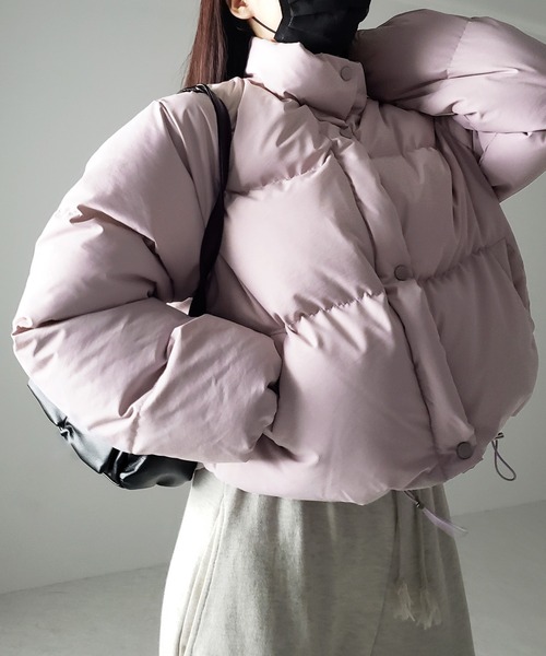 me+em select（ミームセレクト）の「【 裾絞り可能２WAY 】ニュアンスカラーショートパフダウンジャケット（ダウンジャケット/コート・レディース・ブルー/パープル/アイボリー/ブラック/ホワイト/ピンク・FREE）」の22枚目の写真