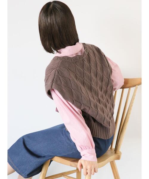 ehka sopo（エヘカソポ）の「Vネックニットベスト（ベスト・レディース・モカ/プラム/グリーン/キナリ・F）」の7枚目の写真