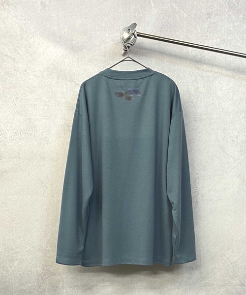 En serio TOKYO（エンソリオトーキョー）の「コットンタッチダンボール 水彩アートプリント ロンT（Tシャツ/カットソー・メンズ・ブラック/ホワイト/グレイッシュブルー・L/M）」の7枚目の写真