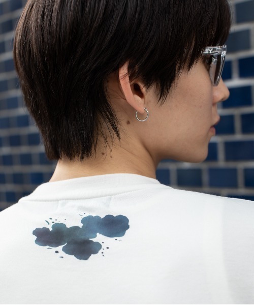 En serio TOKYO（エンソリオトーキョー）の「コットンタッチダンボール 水彩アートプリント ロンT（Tシャツ/カットソー・メンズ・ブラック/ホワイト/グレイッシュブルー・L/M）」の8枚目の写真