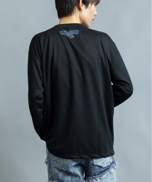 En serio TOKYO（エンソリオトーキョー）の「コットンタッチダンボール 水彩アートプリント ロンT（Tシャツ/カットソー・メンズ・ブラック/ホワイト/グレイッシュブルー・L/M）」の13枚目の写真