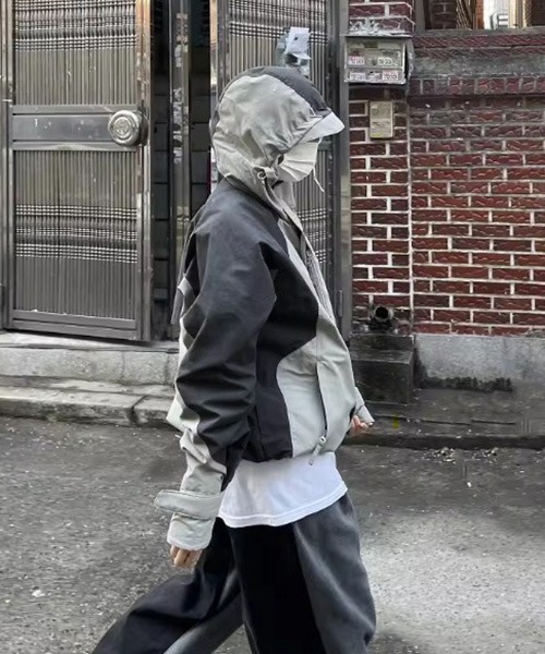 ROOPTOKYO(ループトウキョウ)の「▲MULTI POCKET MOUNTAIN JACKET/マルチポケット マウンテンジャケット(マウンテンパーカー・メンズ・グレー・L/XL/M)」の6枚目の写真