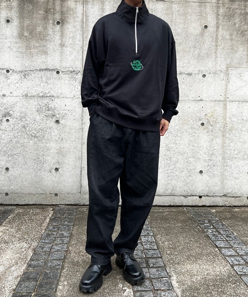 CERCA（チェルカ）の「【BEL】ビッグシルエット フロントロゴ 刺繍 ハーフZIP スウェット(BG/)（スウェット・メンズ・ブラック/ライトグレー/ブラウン・MEDIUM/LARGE）」の14枚目の写真