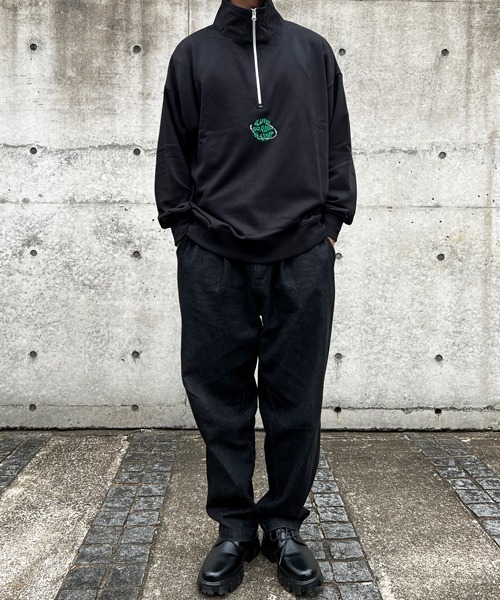 CERCA（チェルカ）の「【BEL】ビッグシルエット フロントロゴ 刺繍 ハーフZIP スウェット(BG/)（スウェット・メンズ・ブラック/ライトグレー/ブラウン・MEDIUM/LARGE）」の15枚目の写真