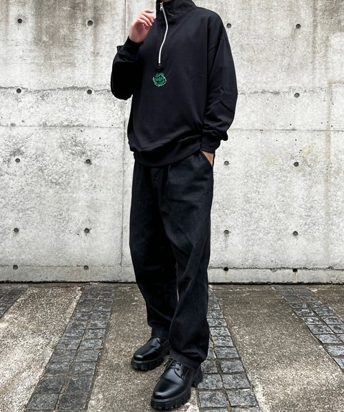 CERCA（チェルカ）の「【BEL】ビッグシルエット フロントロゴ 刺繍 ハーフZIP スウェット(BG/)（スウェット・メンズ・ブラック/ライトグレー/ブラウン・MEDIUM/LARGE）」の16枚目の写真