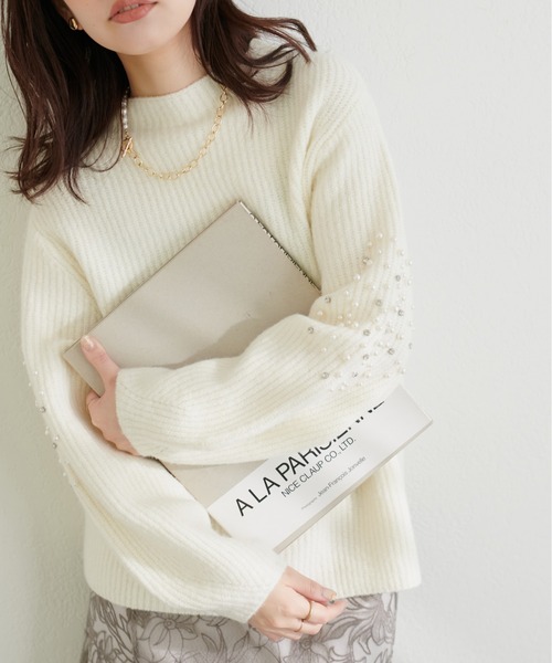 natural couture(ナチュラルクチュール)の「ビジュースリーブもちもち畦ニット(ニット/セーター・レディース・ブラック/オフホワイト/グレー系その他/サーモンピンク・FREE)」の5枚目の写真