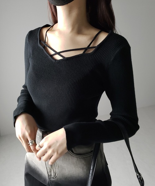 me+em select(ミームセレクト)の「【 3color 】クロスラインストラップデザインリブニット(ニット/セーター・レディース・ホワイト/ブラック/アイボリー・FREE)」の4枚目の写真