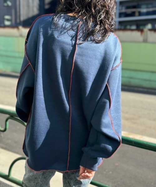 mi via loca（ミヴィアロカ）の「裏起毛配色メロープルオーバー（スウェット・レディース・パープル/ネイビー/ピンク/トップグレー/オートミール/チャコールグレー/ブルーグリーン/ブラック・FREE）」の5枚目の写真